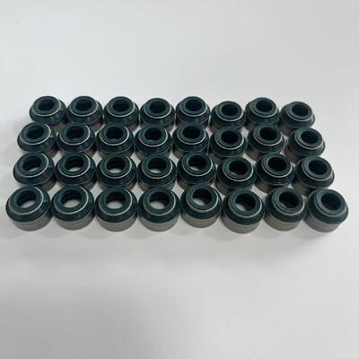 8M1015 Valve Stem Oil Seals For Deutz Diesel Engine