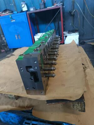 RE533513 6090 engine cylinder head assembly