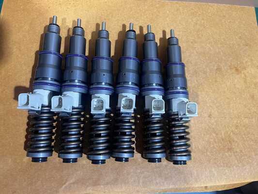 Fuel Injector 3801369 TAD1369 For Vol vo Penta TAD1641 TAD1365