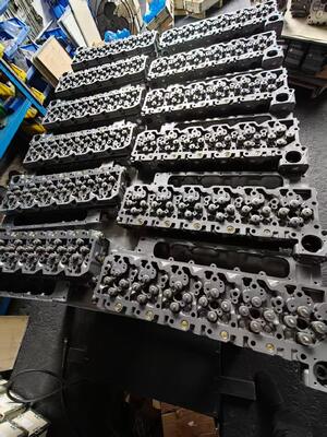 S6D107 Complete Cylinder Head Assembly For Komatsu S6D107 Diesel Engine Excavator Replacement Part