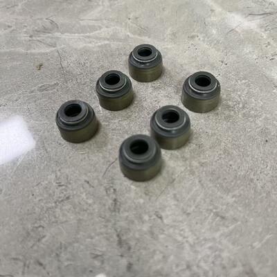 Valve Stem Oil Seals For Isuzu 3LD1 Diesel Engine Mini Excavator