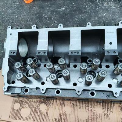 6135 Cylinder Head Assembly RE520563 RE542776 for John Dee re 13.5L Diesel Engine